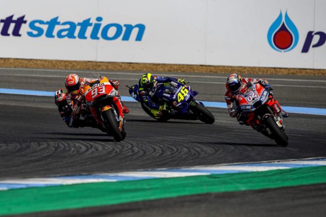 タイGPの決着がついた最終コーナー