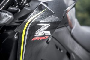 カウルのサイドには“Z”のロゴがあしらわれる。