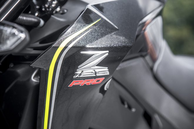カウルのサイドには“Z”のロゴがあしらわれる。