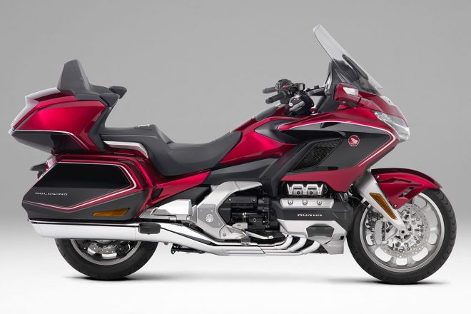 ゴールドウイング・ツアー・デュアル・クラッチ・トランスミッション＜エア・バッグ＞（キャンディーアーダントレッド ）