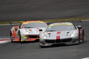 54号車と61号車のフェラーリ488 GTEによるバトルが繰り広げられた