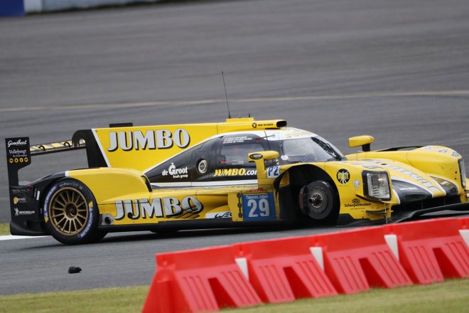 右フロントタイヤが外れてしまった29号車ダラーラP217・ギブソン