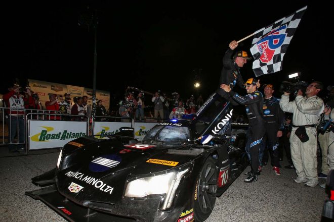 総合優勝を飾った10号車コニカミノルタ・キャデラックDPi-V.R