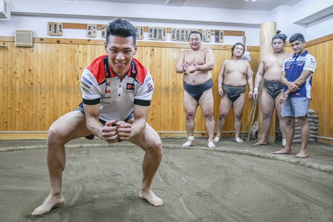 相撲を学ぶ中上貴晶