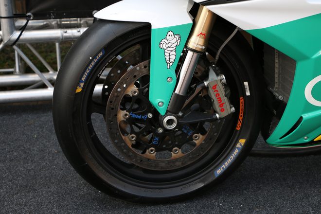 タイヤはミシュランのワインメイクとなる