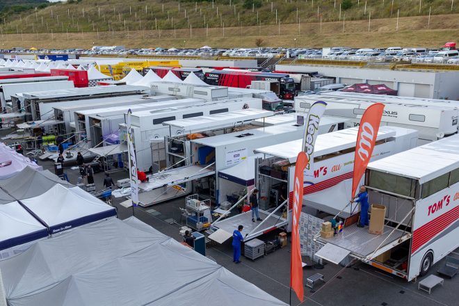 スーパーGT第7戦オートポリス 搬入日の様子