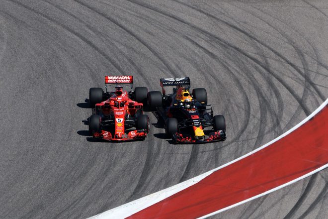 2018年F1第18戦アメリカGP　ダニエル・リカルド VS セバスチャン・ベッテル