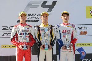 FIA-F4オートポリス第12戦表彰台