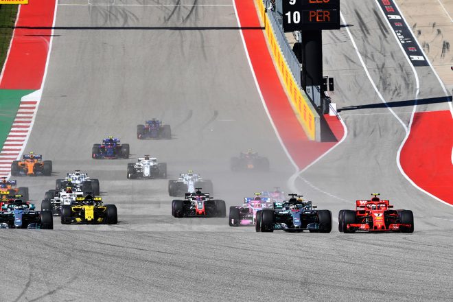 2018年F1第18戦アメリカGP　スタートでルイス・ハミルトンをオーバーテイクしたキミ・ライコネン