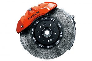 新色のオレンジに合わせたカーボンセラミックブレーキローター