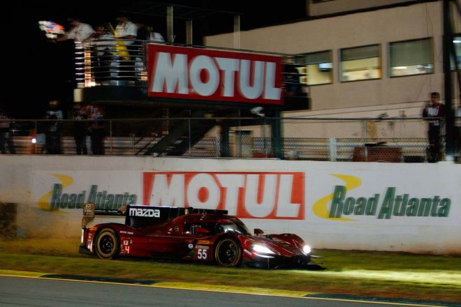 コースアウトした55号車マツダRT24-P DPi