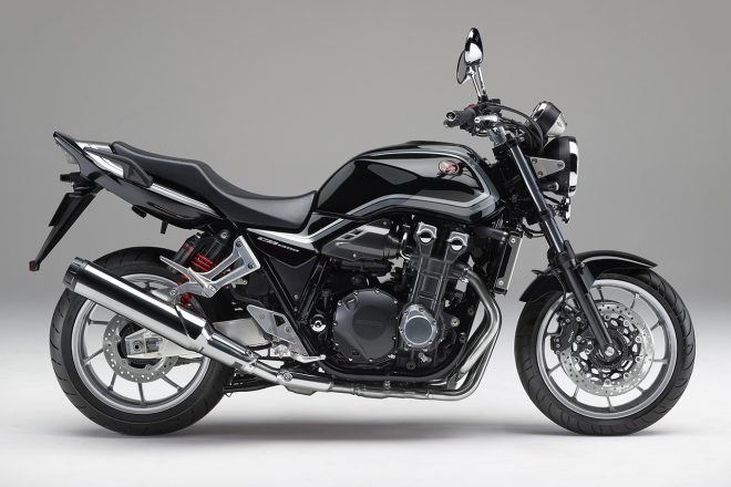 ホンダCB1300 SUPER FOUR（ダークネスブラックメタリック）