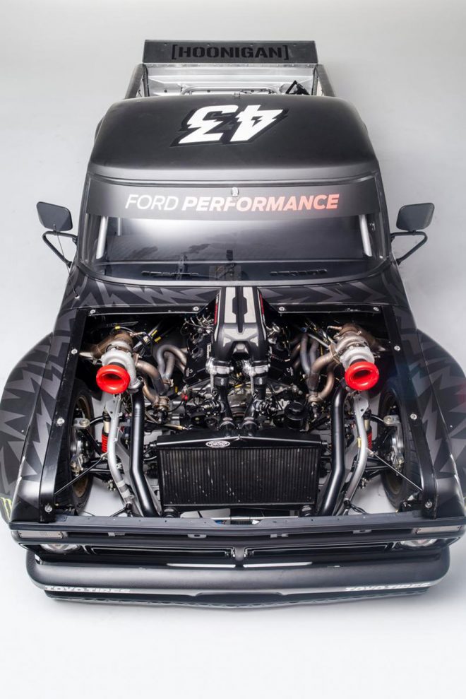 心臓部にはLM-GTEプロクラスを戦うフォードGT譲りのエンジンを搭載