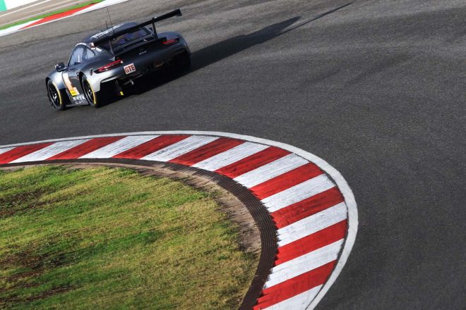 GTEクラスウイナーとなったプロトン・コンペティションの77号車ポルシェ911 RSR