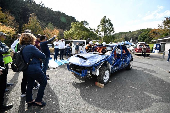 2日、新城ラリーではレスキュー訓練が行われた