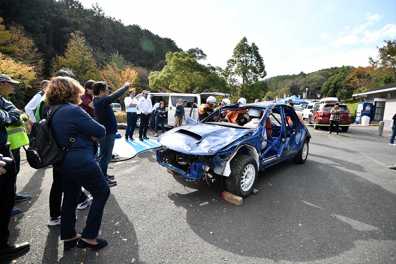 2日、新城ラリーではレスキュー訓練が行われた