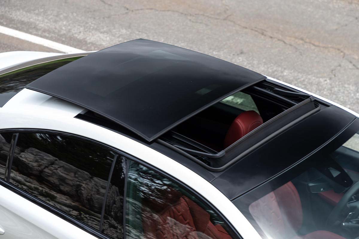 パノラミックサンルーフ