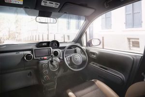 ポルテ特別仕様車 F“Raffine” ブラックインテリア