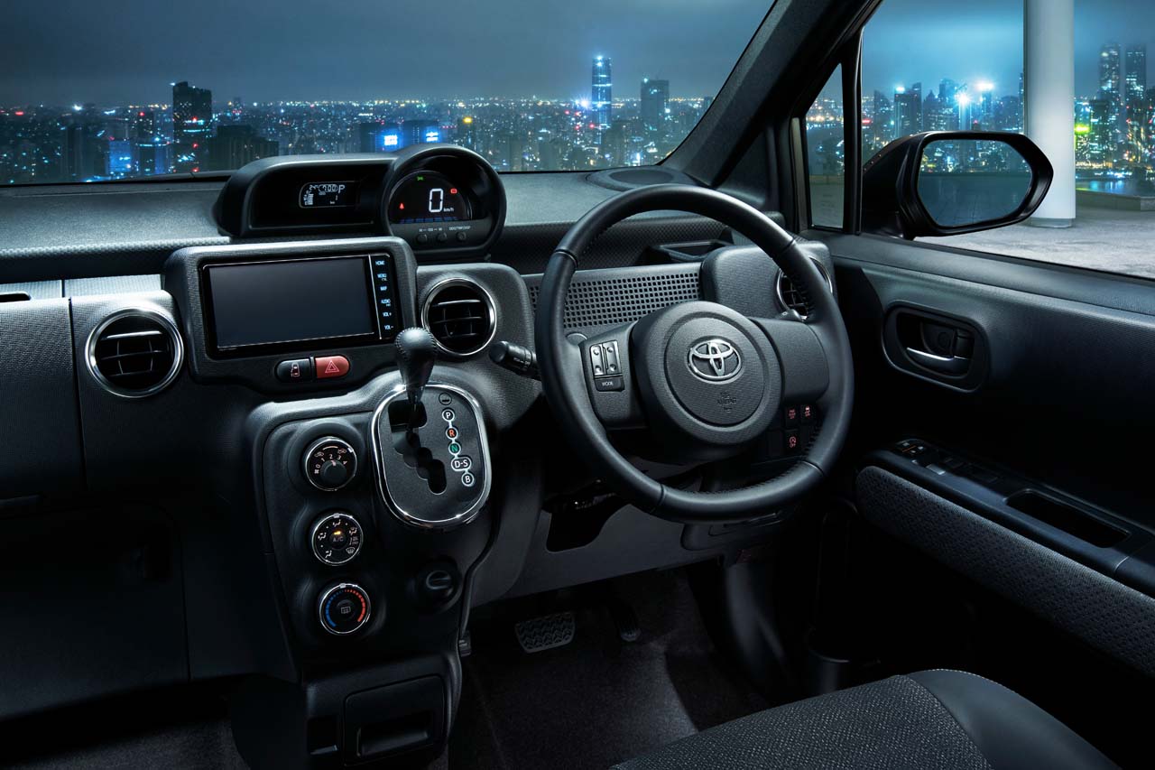 スペイド特別仕様車 F“Noble collection” ブラックインテリア