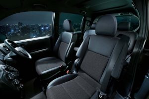 スペイド特別仕様車 F“Noble collection” 専用シート（ブラック）