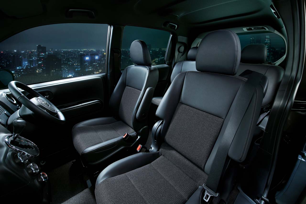 スペイド特別仕様車 F“Noble collection” 専用シート（ブラック）