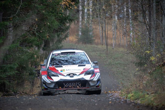 クリス・ミークはフィンランドでトヨタ・ヤリスWRCをテストした