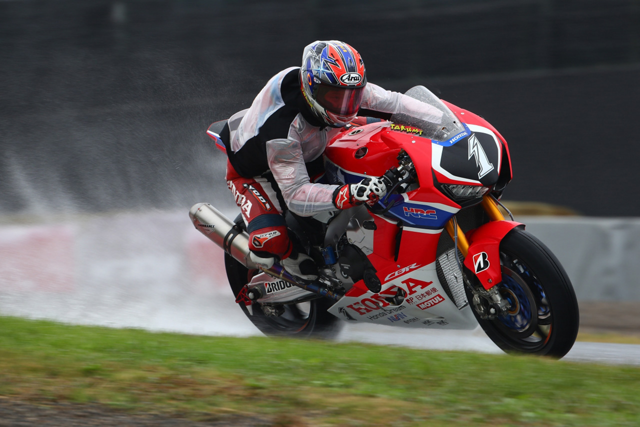 全日本ロード最終戦・レース1で今季初優勝を挙げた高橋巧（Team HRC）