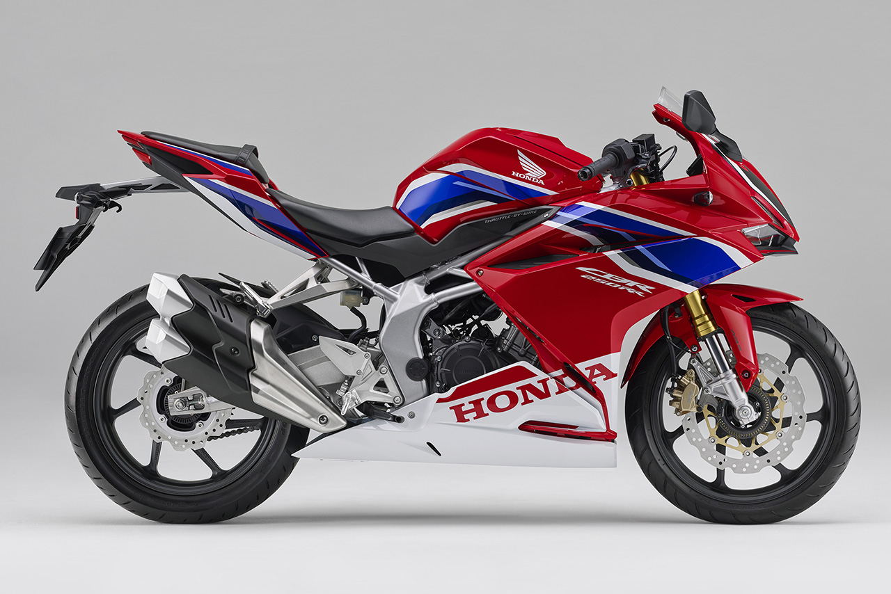 ホンダCBR250RR グランプリレッド（ストライプ）
