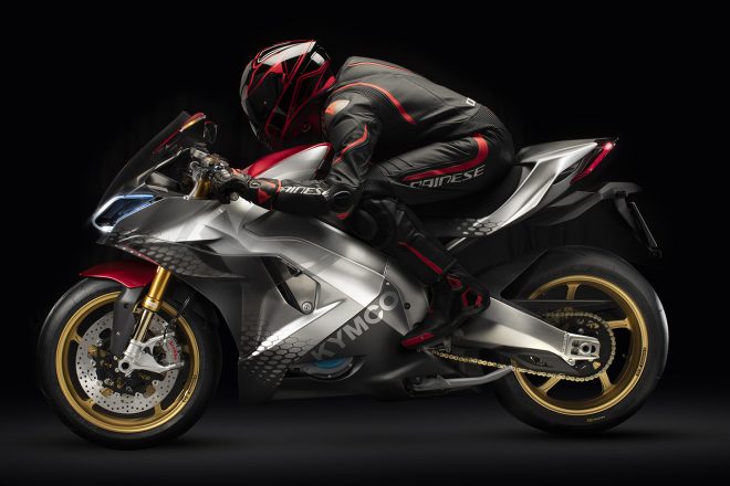 キムコSuper NEXはガソリン車と同じく6速トランスミッションを備える