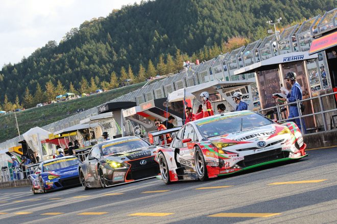 31号車TOYOTA PRIUS apr GT