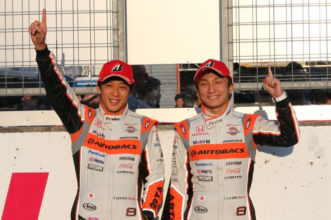第8戦もてぎを制したARTA NSX-GTの伊沢拓也と野尻智紀