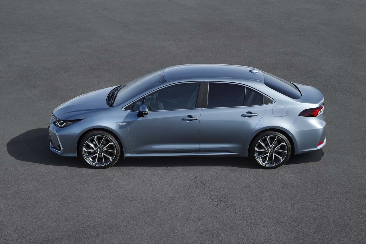 新型カローラ プレステージモデル  トヨタ、新型セダン『カローラ 