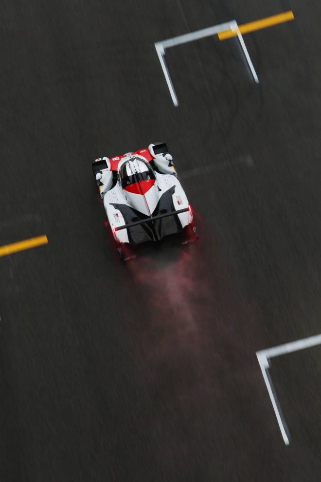 2番手につけている7号車トヨタTS050ハイブリッド