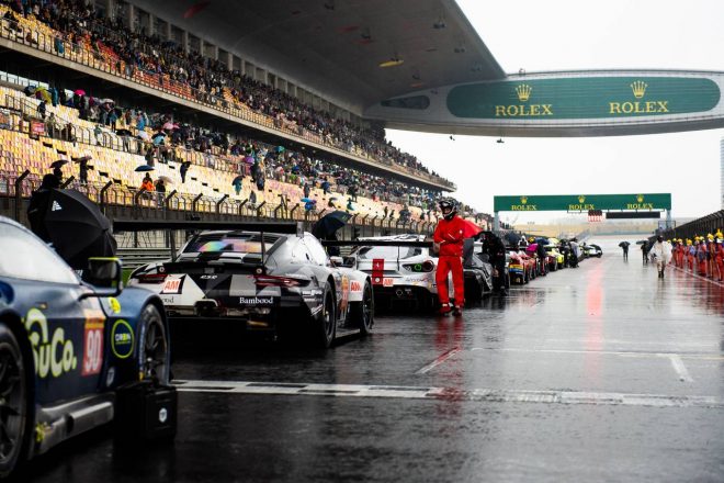 レース序盤から中盤にかけて大雨に見舞われた今戦は、2度の赤旗中断があった