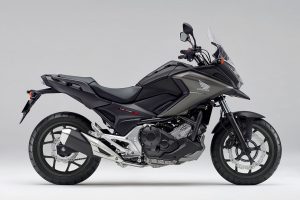 新色のNC750Xマットバリスティックブラックメタリック