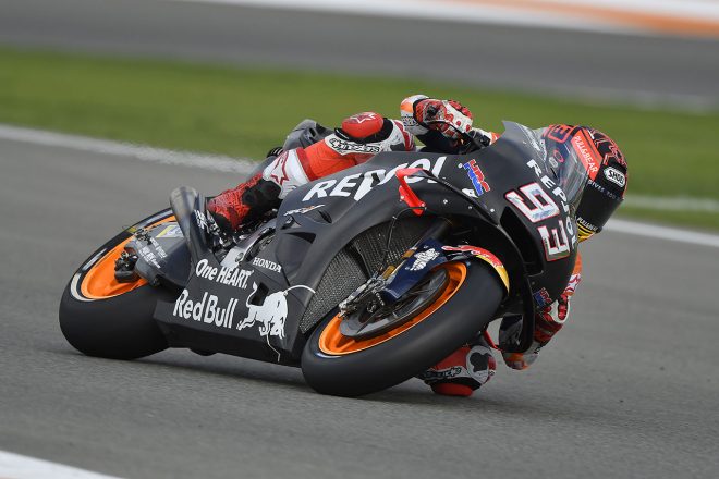 チャンピオン、マルケスは３番手につけた