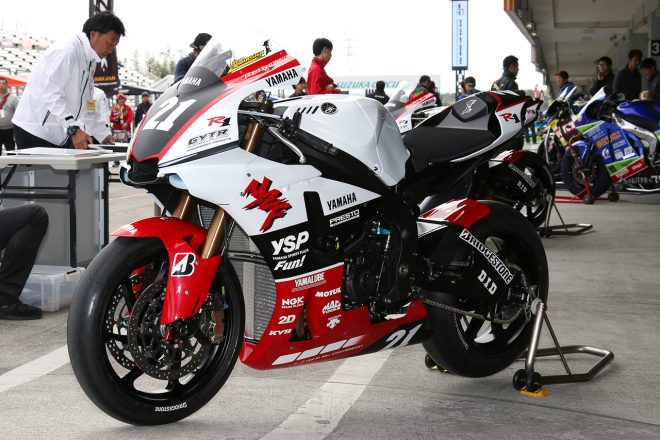 2018年型ヤマハYZF-R1（左フロント）