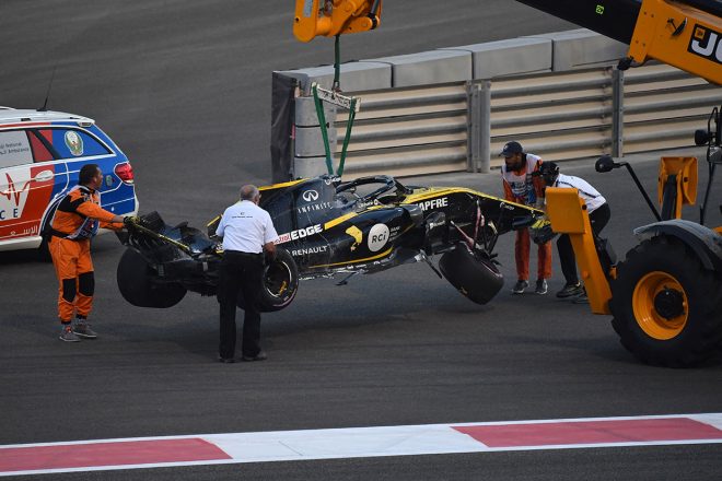 2018年F1第21戦アブダビGP　ロマン・グロージャンと接触したニコ・ヒュルケンベルグが大クラッシュ