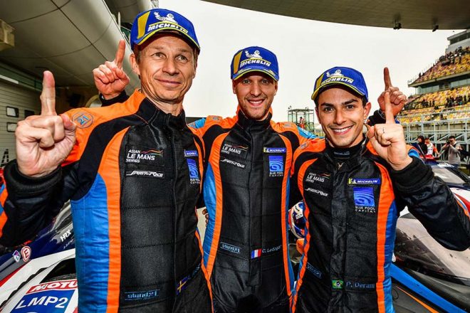 優勝した（左から）アレクサンダー・ウエスト、カム・レドガー、ピポ・デラーニ