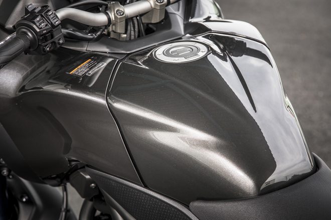 タンク容量は18リットル。燃料種類は無鉛プレミアムガソリン