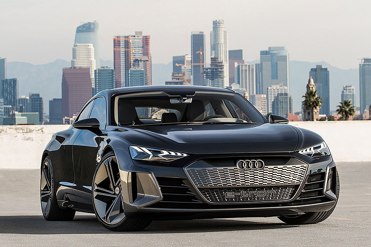 アウディが発表した電動コンセプト、『Audi e-tron GT concept』。2020年後半には量産モデルが登場予定