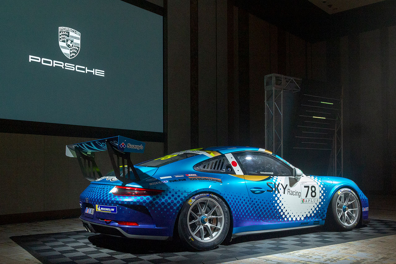 会場にはポルシェカレラカップ・ジャパンを戦った車両も展示された。こちらはオーバーオールクラス王者、近藤翼の78号車