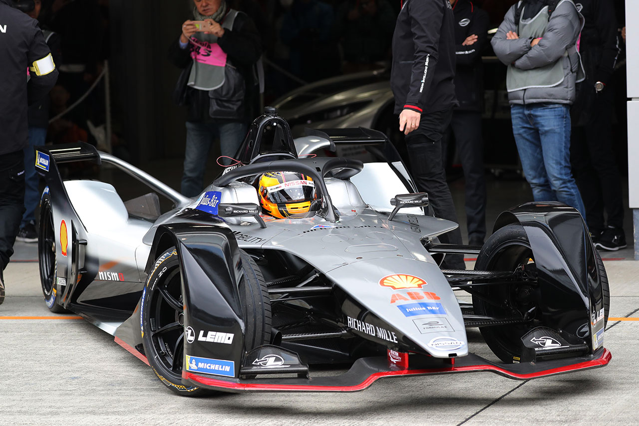 高星明誠がドライブしたニッサンのフォーミュラEマシン
