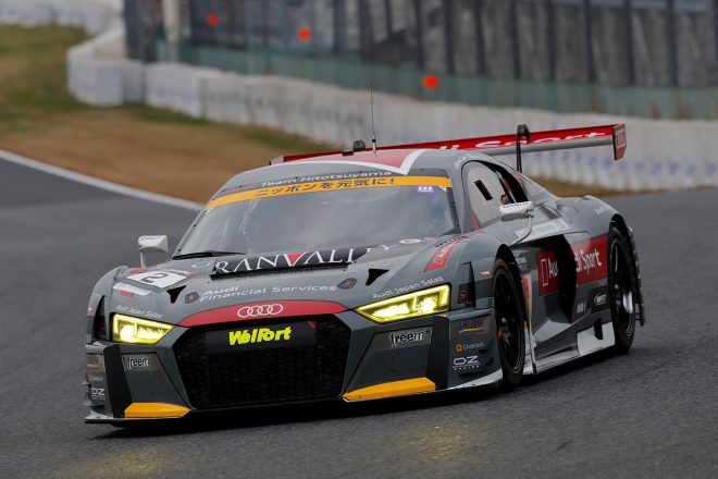筑波を走るGT3カーのアウディR8 LMS