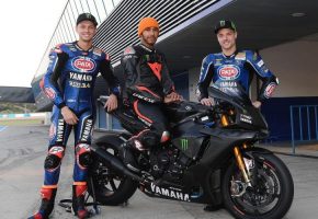 F1 | ヤマハYZF-R1をテストしたルイス・ハミルトン