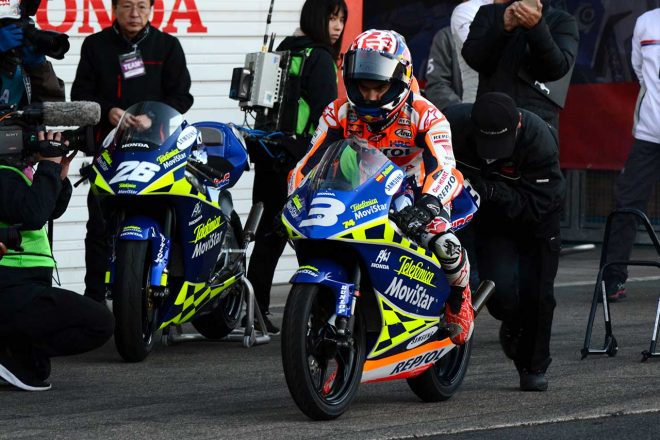 最初に走行を行ったのは、RS125RW