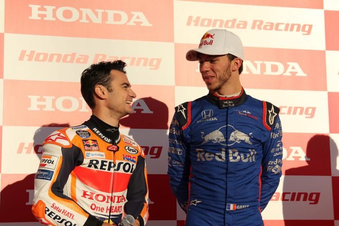 走行後に言葉を交わすガスリーとペドロサ。ドライバー、ライダーの交流が見られるのもホンダサンクスデーの魅力のひとつだ