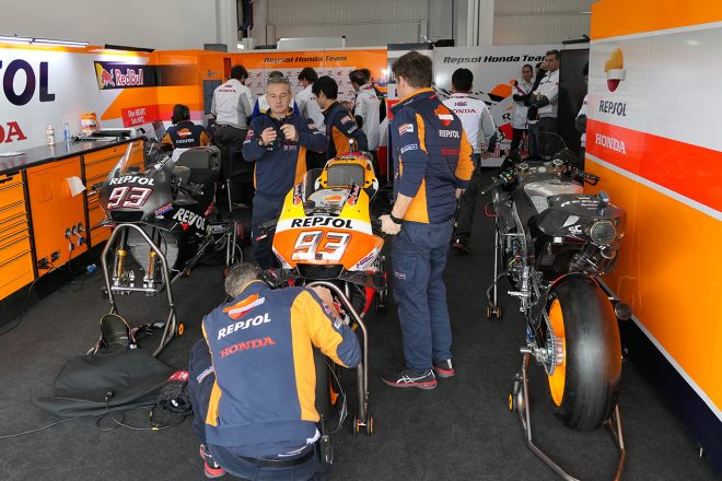 マルケスのガレージに置かれた3台のホンダRC213V