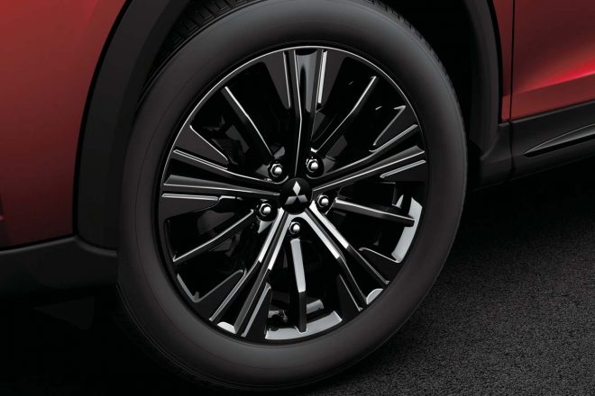 ミツビシ・エクリプス クロス ブラックエディション 18インチホイール