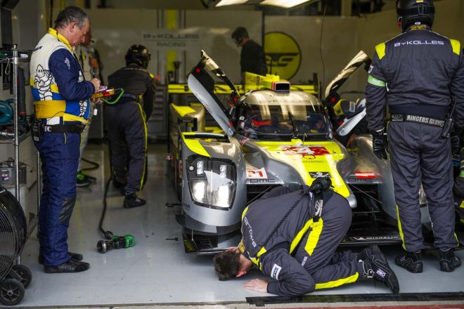 バイコレスのマシンはニッサンの3.0リッターV6ツインターボエンジンを搭載している